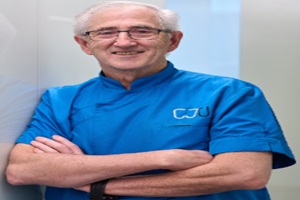 Dr. Ángel Villarreal