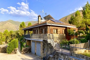 alojamientos rurales con piscina - logo de Casa Rural El Labrao de Gredos