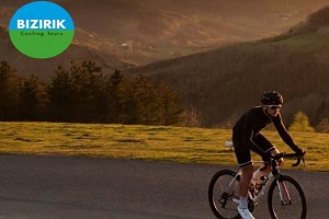 rutas en bicicleta - logo de La Transpirenaica (Bizirik Cycling Tours)
