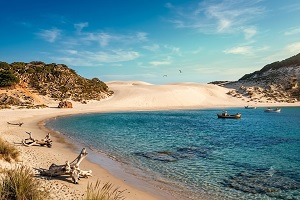 destinos de playa en España - logo de Playa de Bolonia